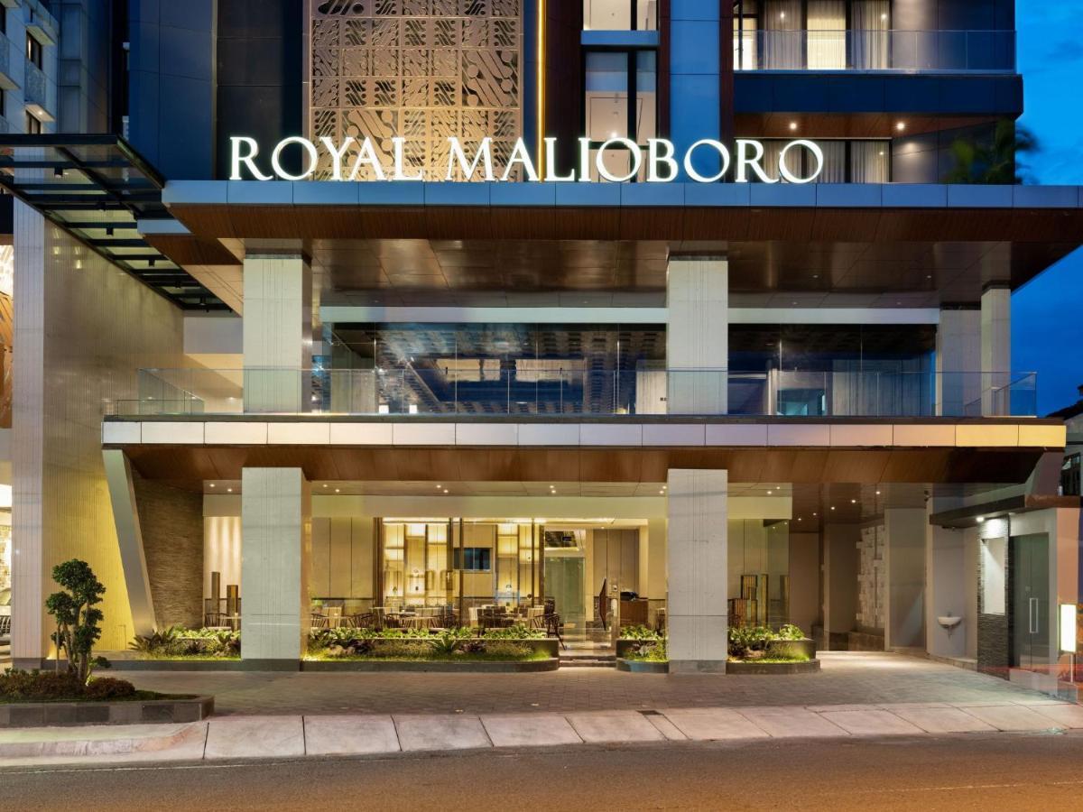 Royal Malioboro By Aston Hotel Yogyakarta Bagian luar foto